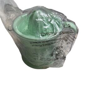 Dash Citrus Juicer Extractor: Compact Juicer for Healthy Juice, new not in box